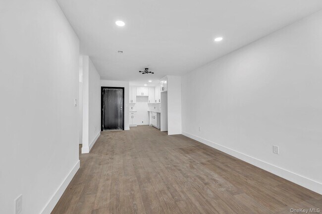 Building Photo - 74 Broadway