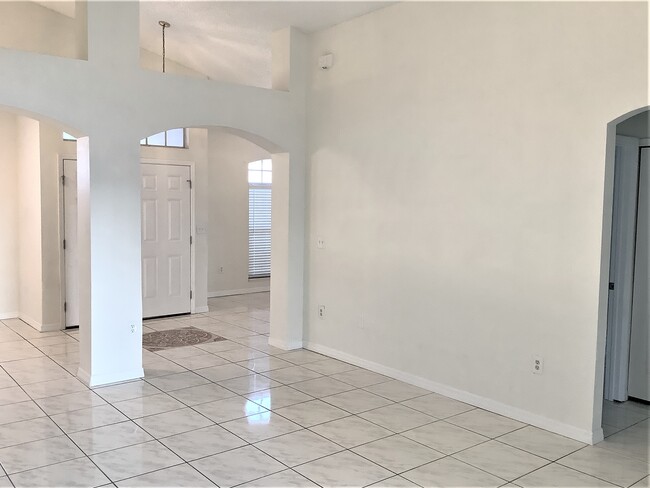 Building Photo - 2808 Berkshire Cir