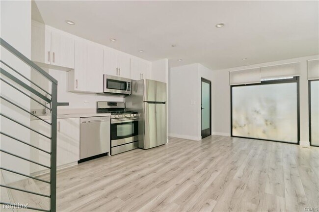 Foto del edificio - 101 Washington Blvd