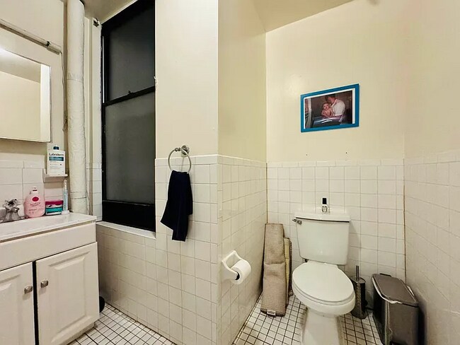 Foto del edificio - 344 E 9th St