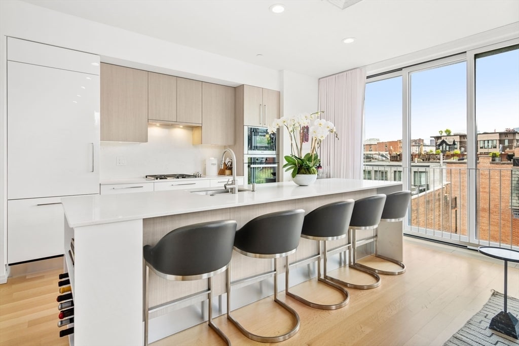 Foto principal - 7 E Springfield St