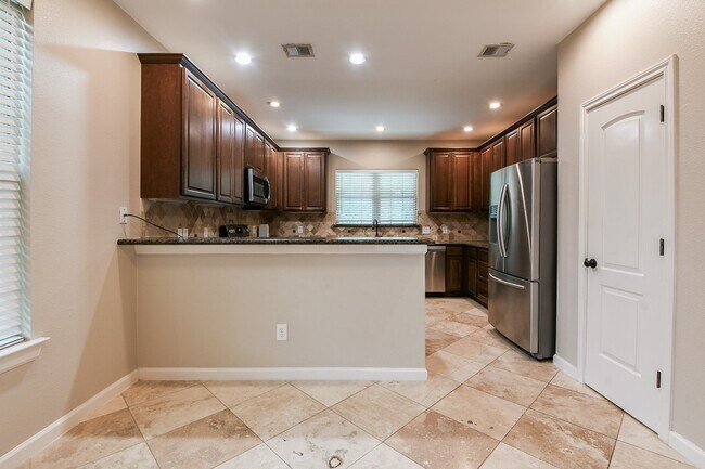 Building Photo - 10506 Chateau Ln