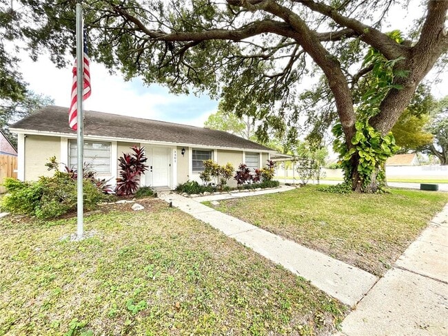 Building Photo - 3301 Russett Dr