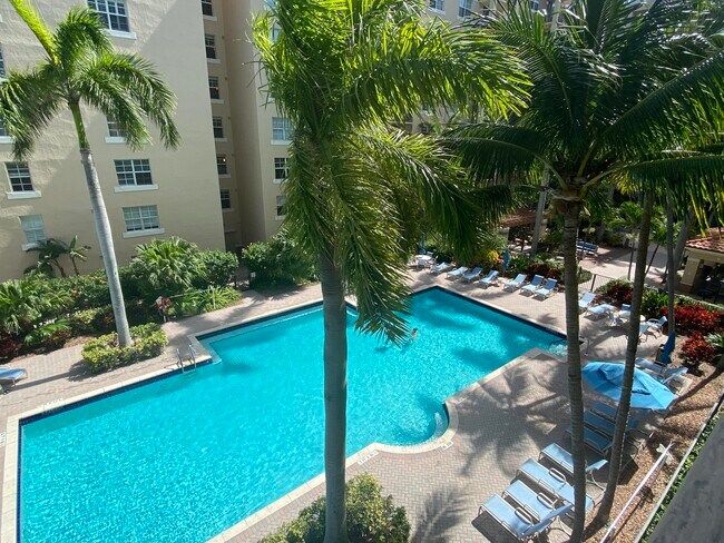 Building Photo - 1801 N Flagler Dr