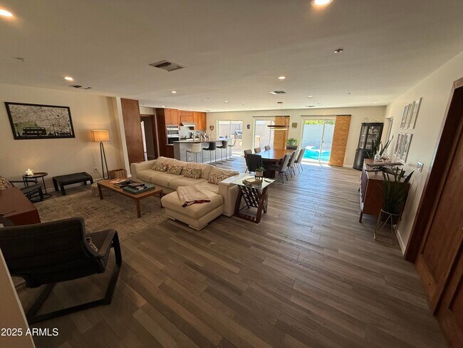 Foto del edificio - 8361 E Vía De Encanto