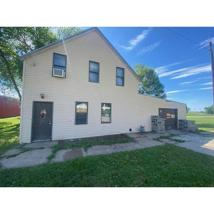 Primary Photo - 317 Main St
