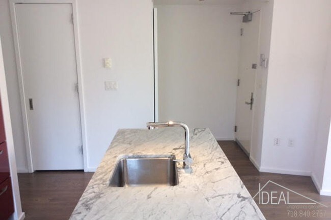 Building Photo - Great Gowanus Luxury 2br