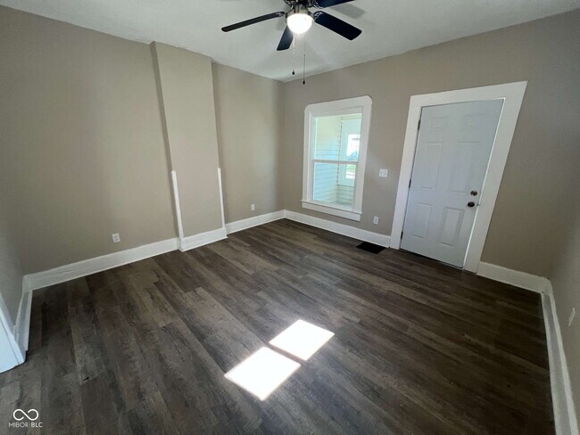 Foto del edificio - 3236 Graceland Ave