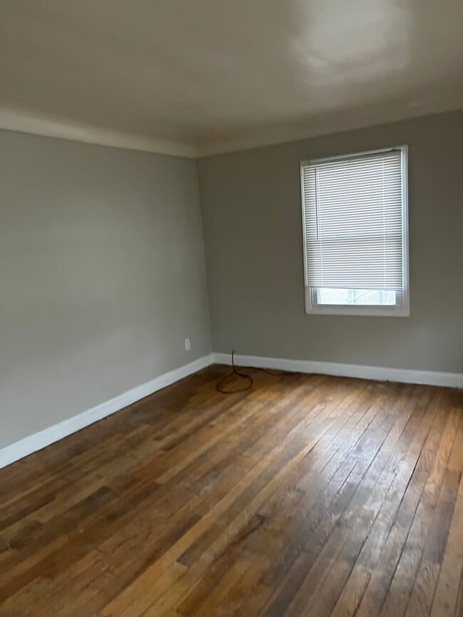 Building Photo - 15304 Semrau Ave
