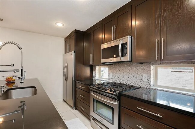 Foto del edificio - 5841 Oram St