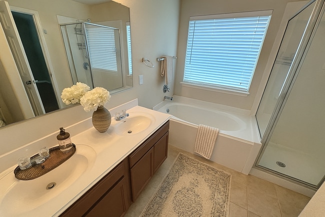 Building Photo - 564 Travertine Trail