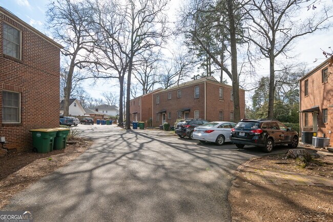 Foto del edificio - 1439 S Milledge Ave