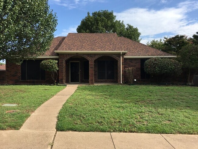 Building Photo - 920 Breckenridge Dr