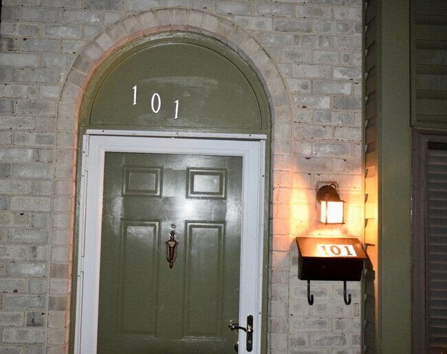 Foto del edificio - 101 Valley Dr