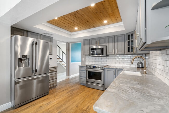 Building Photo - 8425 Flagstone Dr