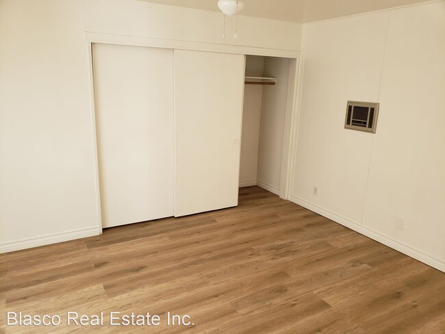 Building Photo - 4833 Roadrunner Rd