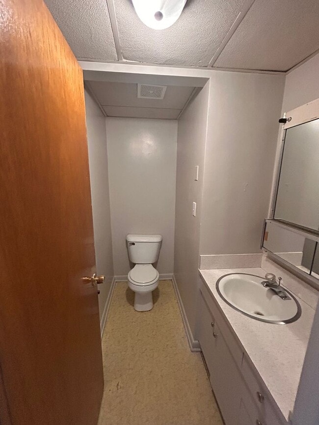 Building Photo - 4607 Euclid Ave