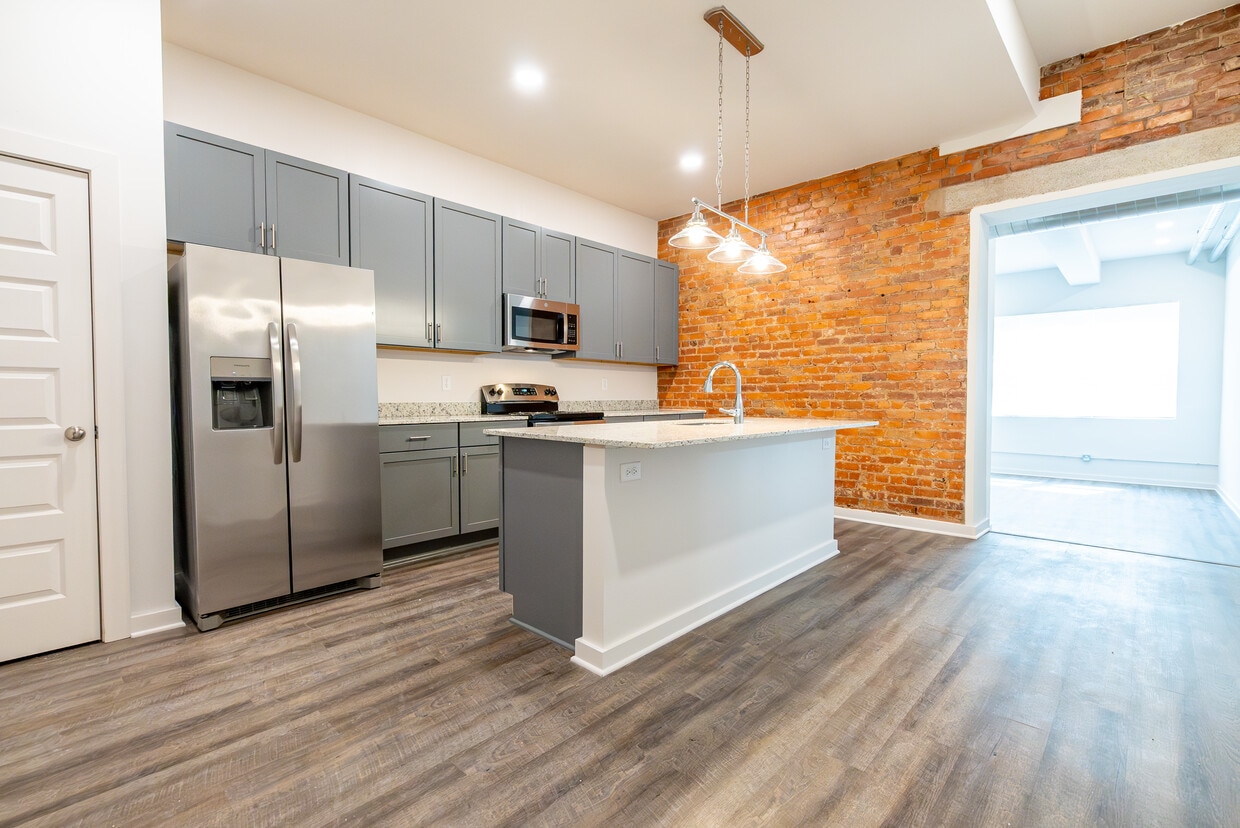 2200 Auburn - 2200 Auburn