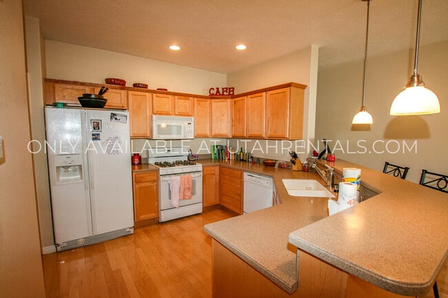 Building Photo - 1676 E 1080 S