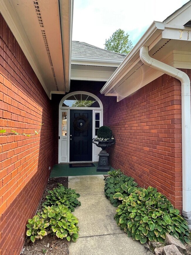 Foto del edificio - 714 Berry Ln