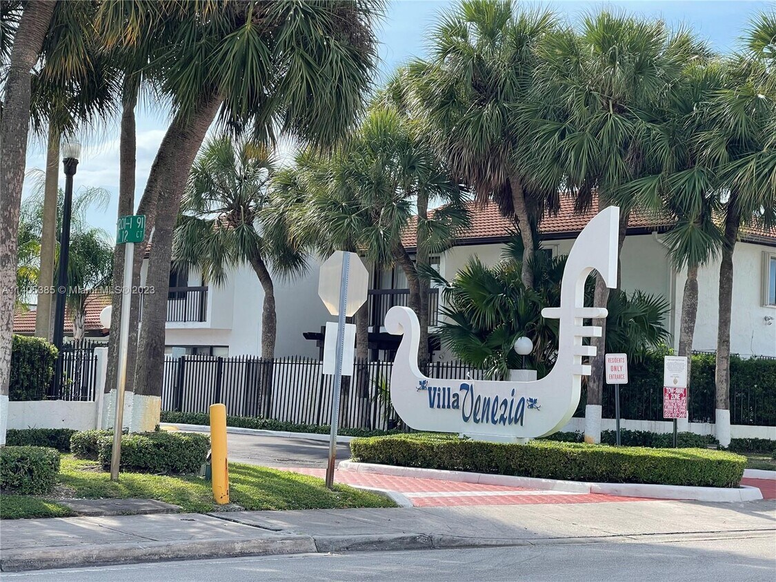 Primary Photo - 1241 SW 124th Ct