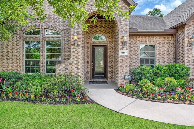 Building Photo - 31507 Reston Cliff Ct