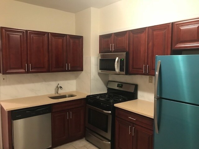 Foto del edificio - 677 Boulevard E