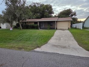 Building Photo - 39611 Meadowood Loop