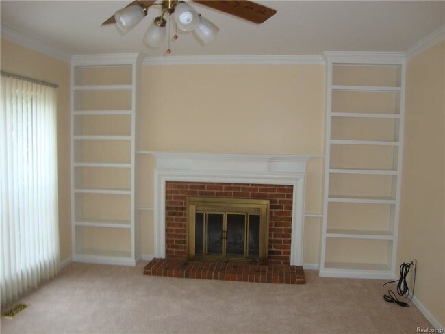 Building Photo - 445 Thornridge Dr