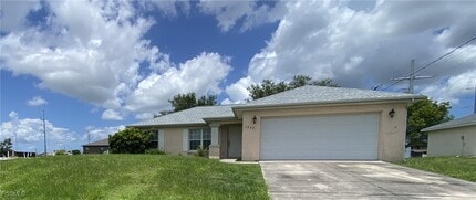 Building Photo - 2320 NE Juanita Pl