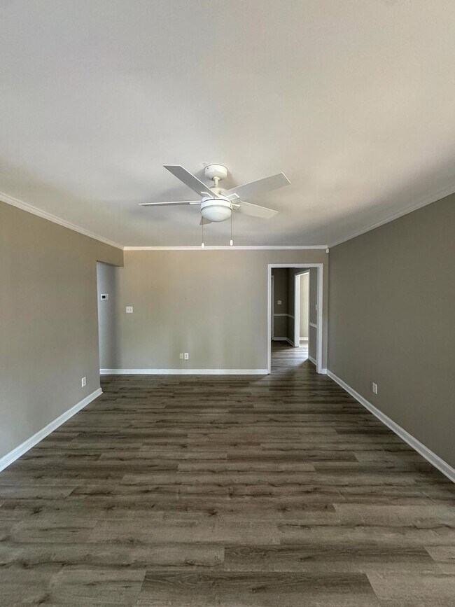 Building Photo - Charming 4 Bed 2 Bath Home in Jack Britt