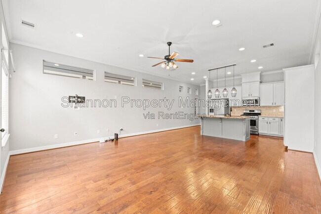 Foto del edificio - 5936 Kiam St