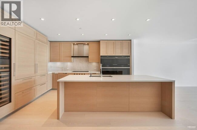 Building Photo - 1327 Bellevue Ave