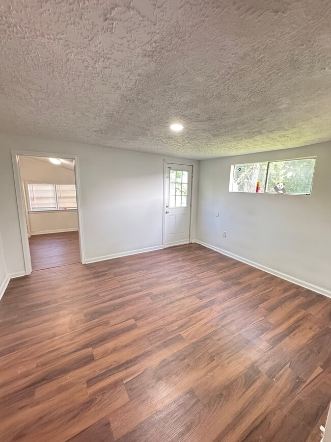 Building Photo - 253 N Carolina St