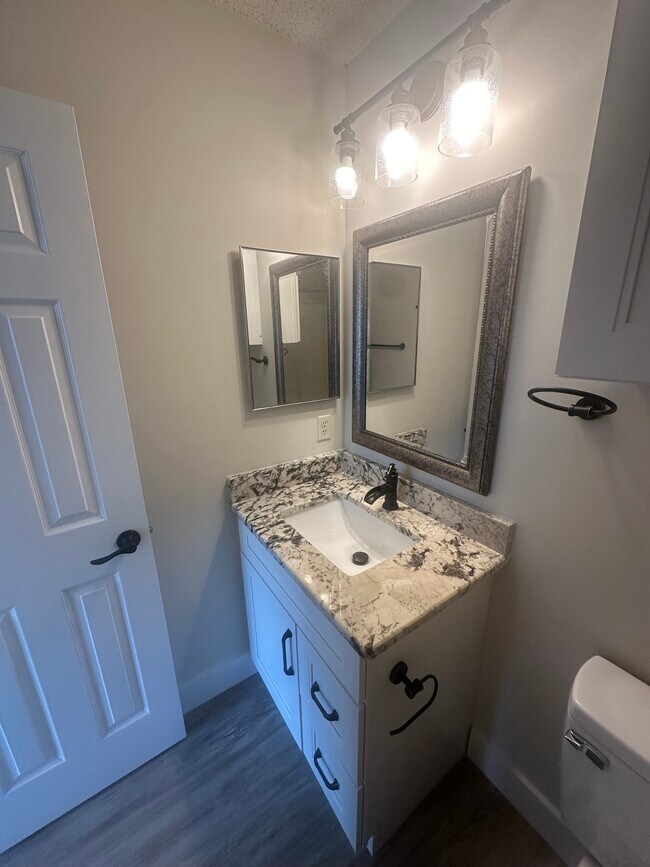 Bathroom 2 - 1238 Shoebridge Dr