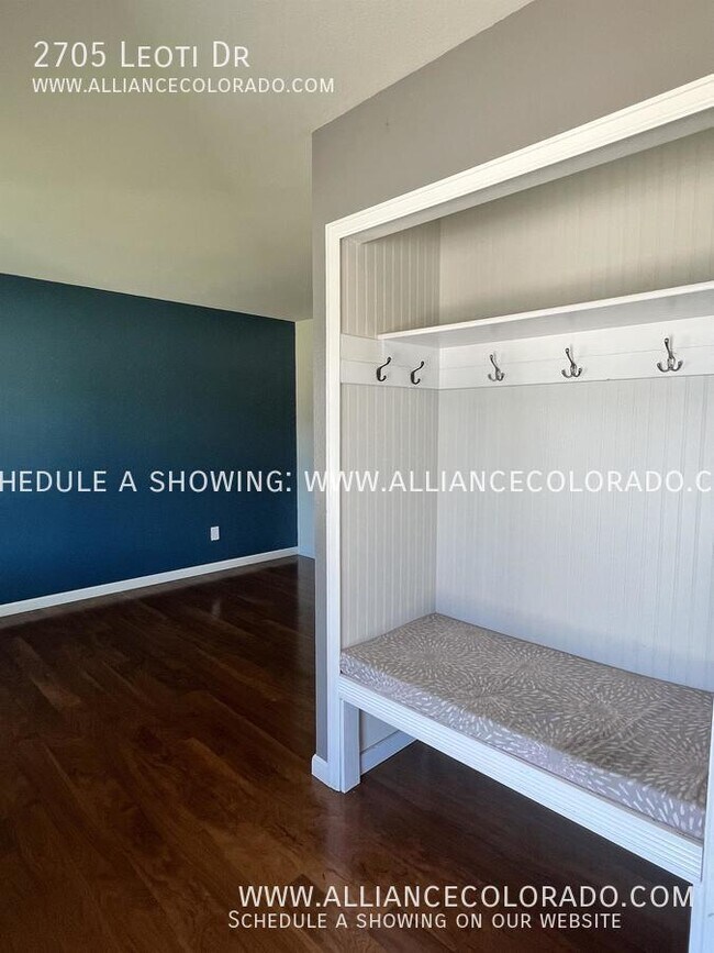 Photo - 2705 Leoti Dr House