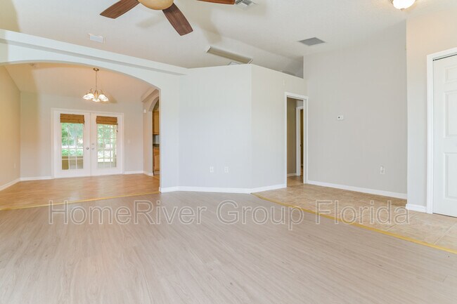 Foto del edificio - 25541 Exmoor Dr