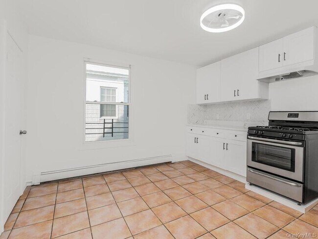 Foto del edificio - 582 Palisade Ave