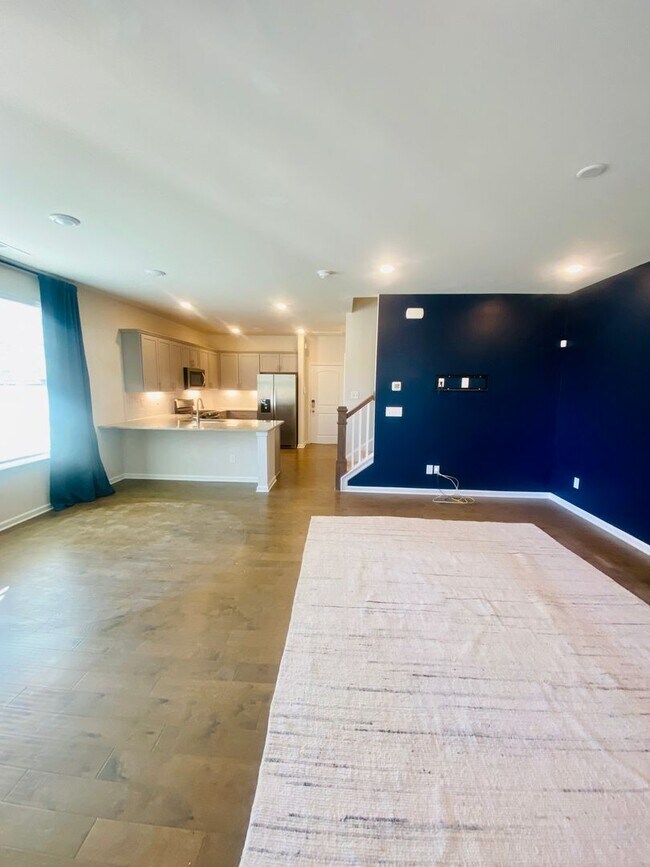 Foto del edificio - 3BR/2.5BA Townhouse in Matthews.