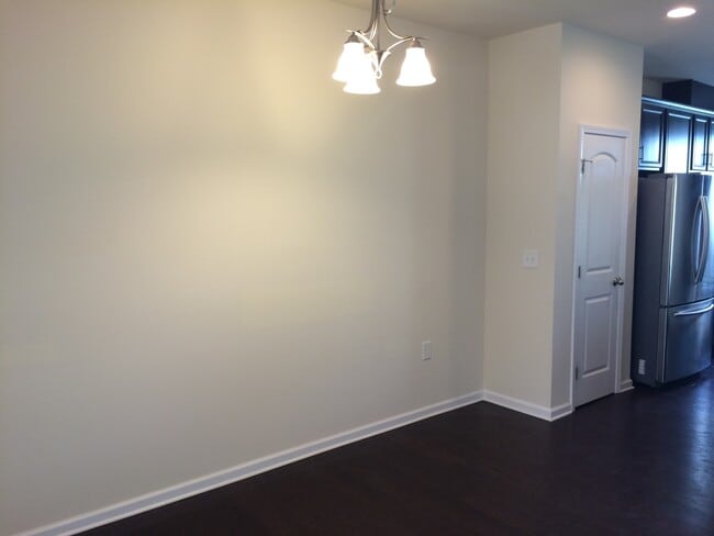 Building Photo - Beautiful 3 bedroom 2.5 Bath  Townhome w/ 1-Car Garage in Weatherfield, Cary. May 7th!