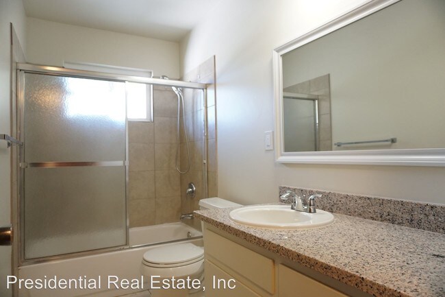 Building Photo - 7390 Rainbow Dr