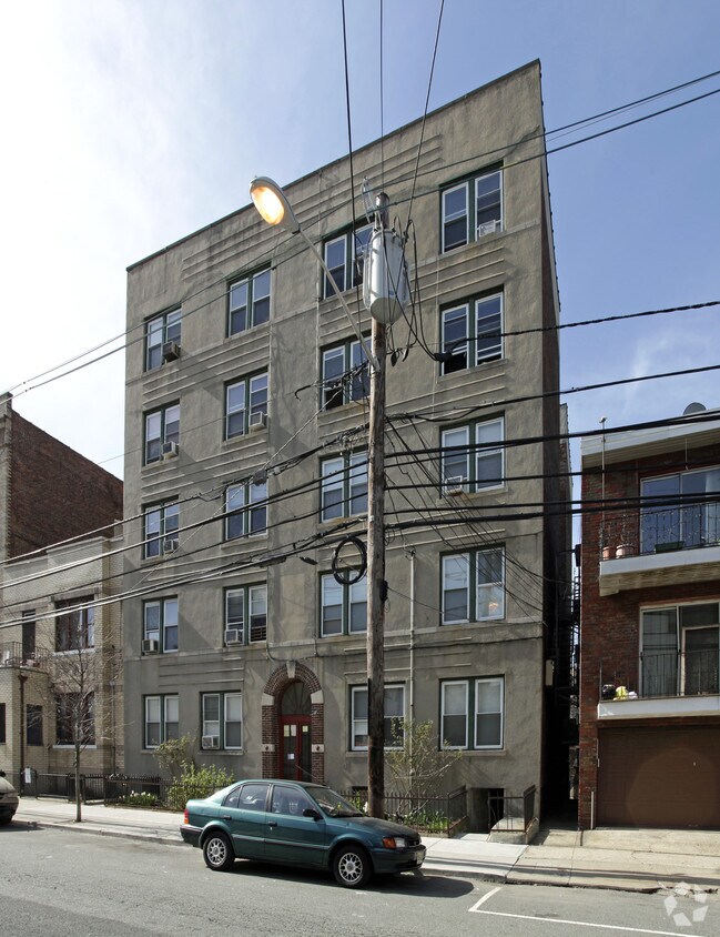 Building Photo - 31-33 66th St