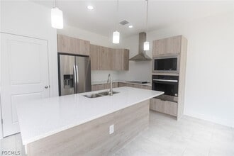 Building Photo - 9041 Lamkin Cir