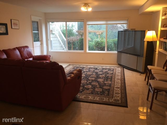 Foto principal - 321 207th Ave NE