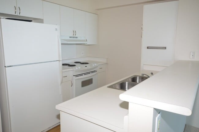 Photo - 215 N King St Apartment