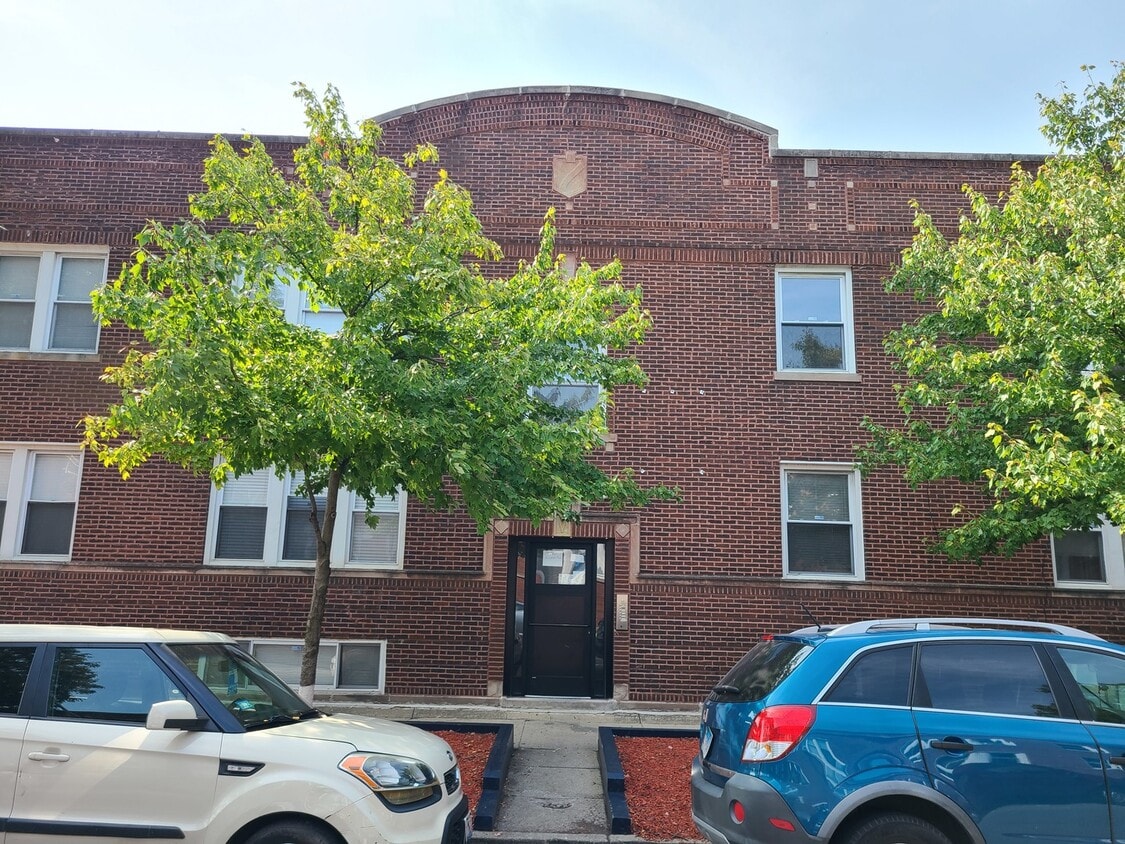 1220 N Lamon Ave Unit 3, Chicago, IL 60651 Room for Rent in Chicago