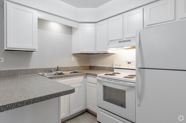 1HAB, 1BA - Cocina - Fairway Green Apartments