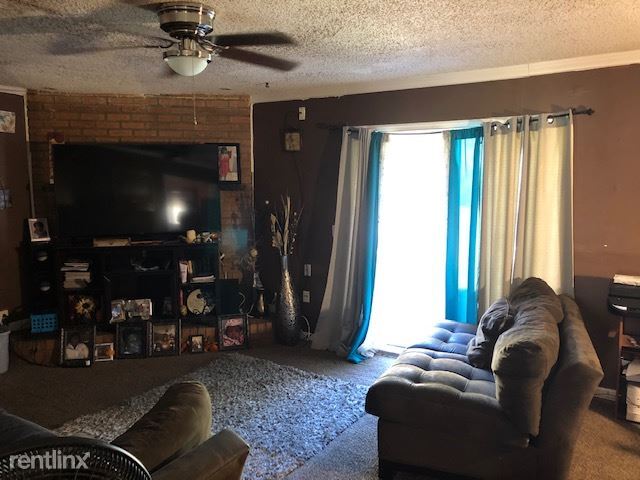 Building Photo - 3 br, 1.5 bath House - 4468 Outwood Dr