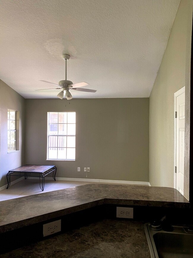 Building Photo - 3687 Oakdale Cir