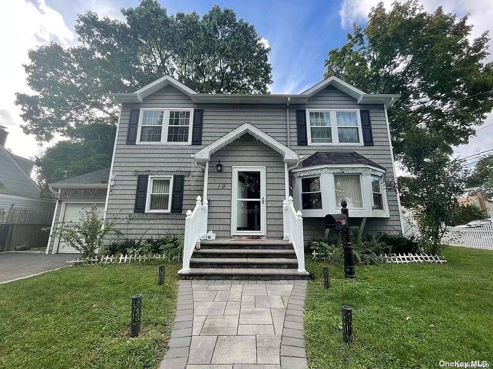 Primary Photo - 19 Lowell St